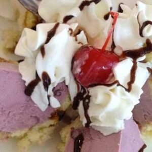 fried banana w. red bean ice cream